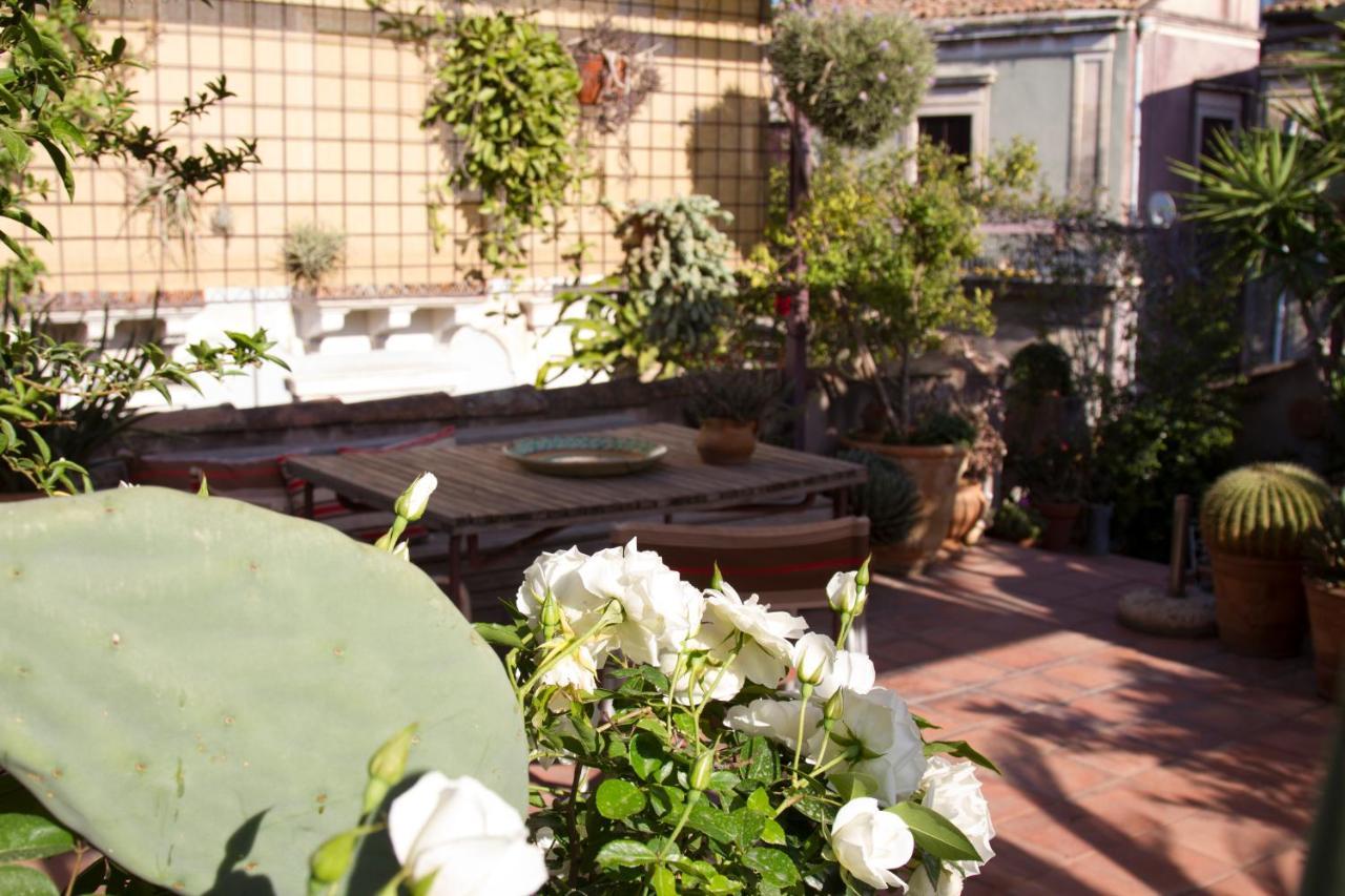 Tre Vie Apartment Con Terrazzo Giardino Pensile CTA Exterior foto