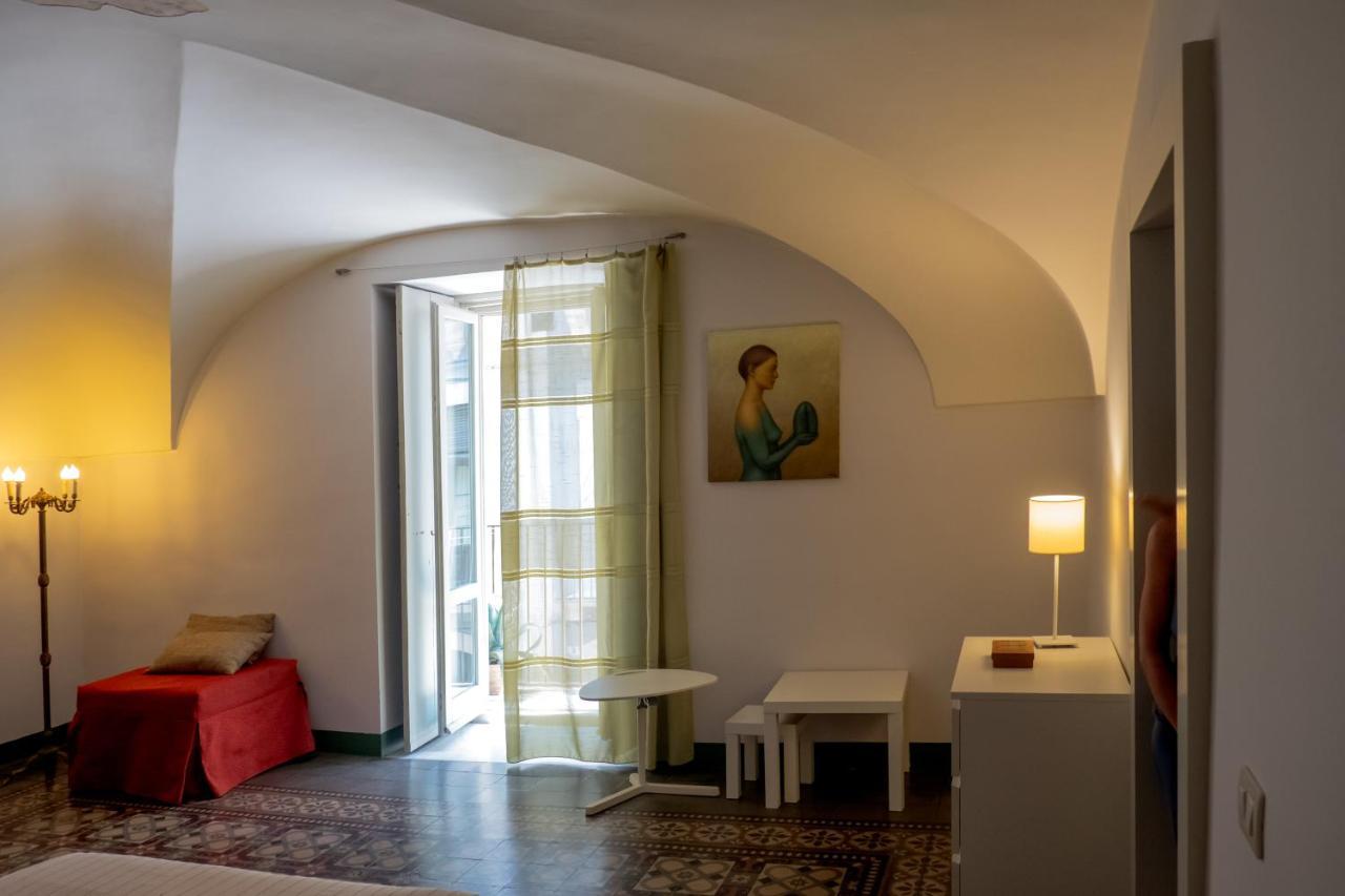 Tre Vie Apartment Con Terrazzo Giardino Pensile CTA Exterior foto