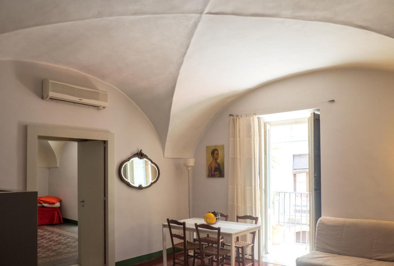 Tre Vie Apartment Con Terrazzo Giardino Pensile CTA Exterior foto