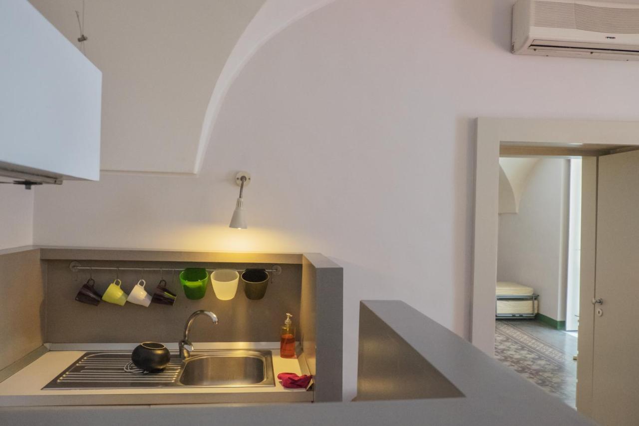 Tre Vie Apartment Con Terrazzo Giardino Pensile CTA Exterior foto